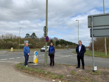 Cllr Ian Hudspeth comes to see a dangerous junction on the A420 with David Johntson MP 